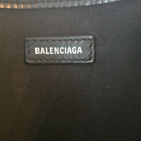 Balenciaga Black and Cream Tote Bag - Picture 2 of 9